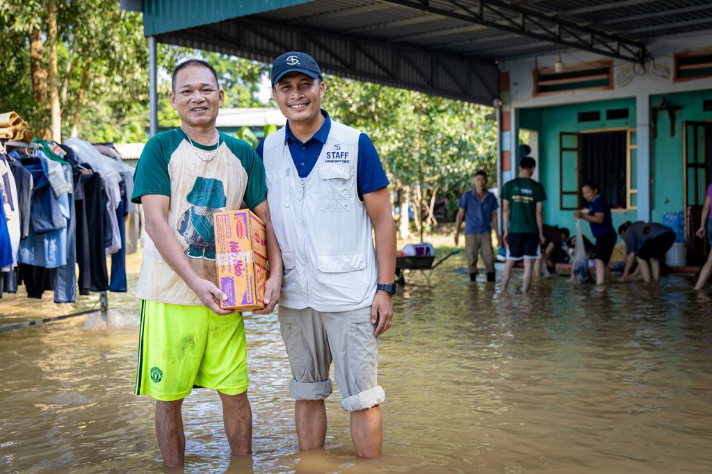 RESIDENTS OF LANG SON PROVINCE WERE GRATEFUL NOT ONLY FOR THE PHYSICAL AID THEY RECEIVED, BUT FOR THE LOVE AND COMPASSION SHOWN BY SAMARITAN’S PURSE.